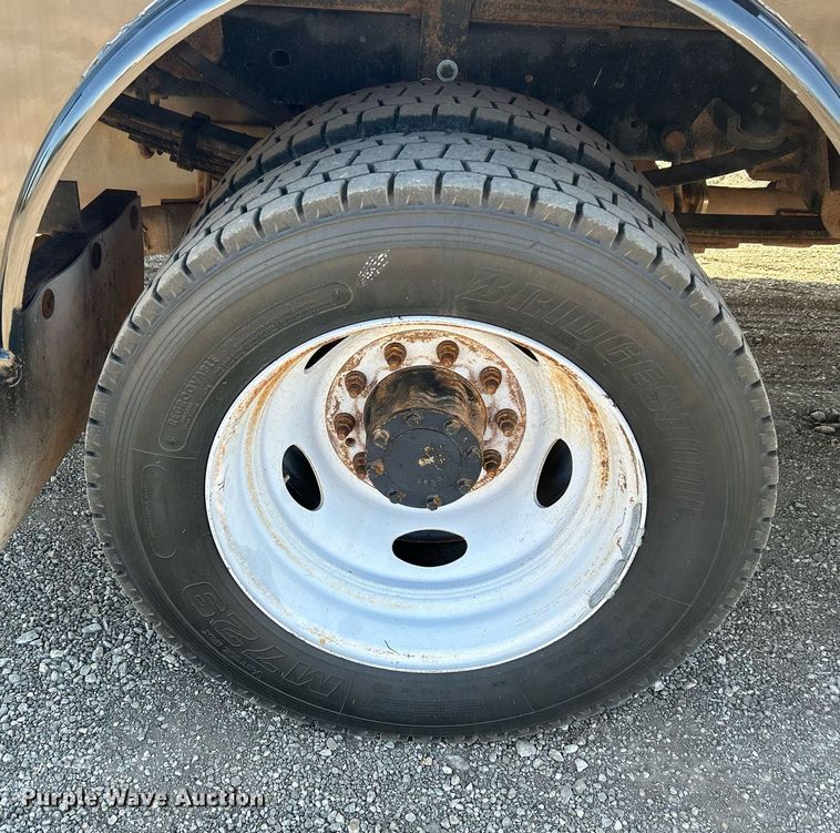 image for item EG1220 2015 Ford F550 Super Duty Crew Cab flatbed truck