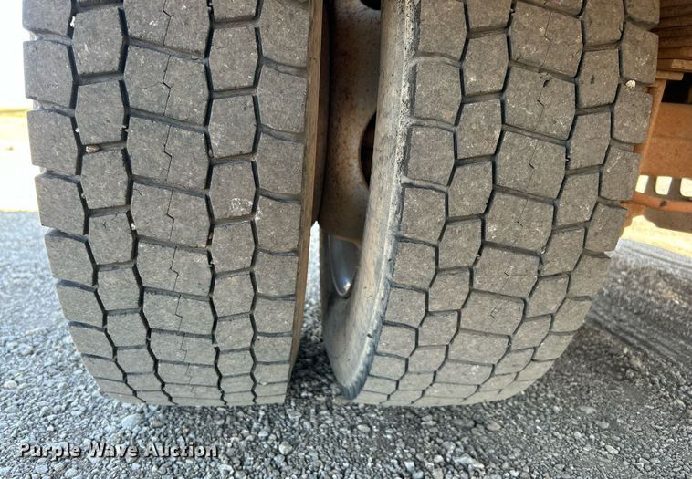 image for item EG1220 2015 Ford F550 Super Duty Crew Cab flatbed truck