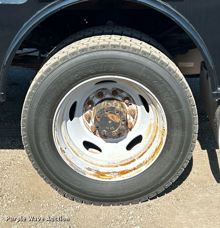 image for item EG1220 2015 Ford F550 Super Duty Crew Cab flatbed truck