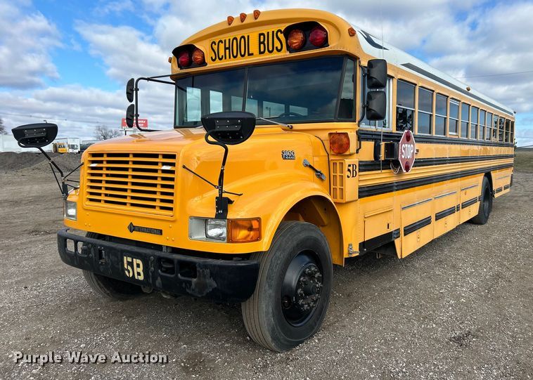image for item EG1224 1999 International  3800 school bus