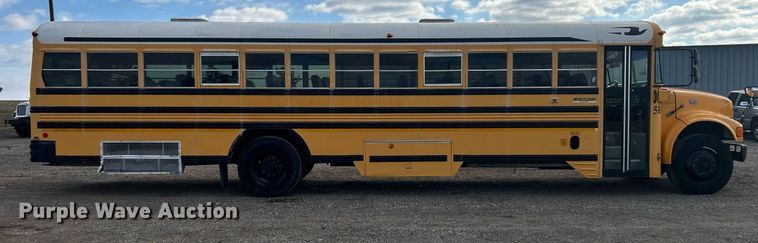 image for item EG1224 1999 International  3800 school bus