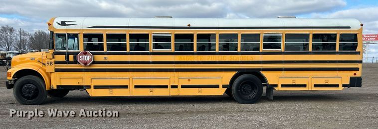 image for item EG1224 1999 International  3800 school bus