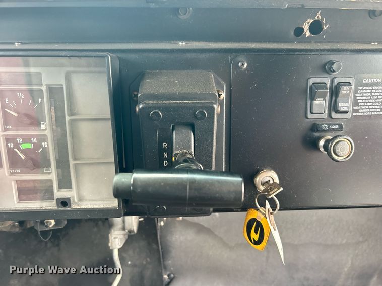 image for item EG1224 1999 International  3800 school bus