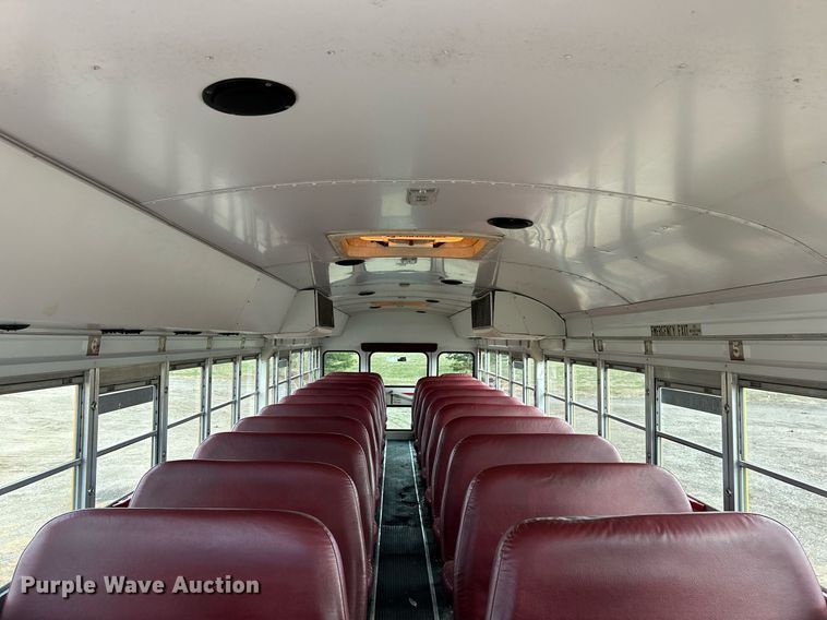 image for item EG1224 1999 International  3800 school bus