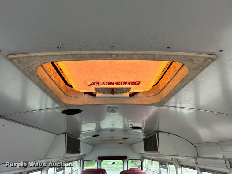 image for item EG1224 1999 International  3800 school bus