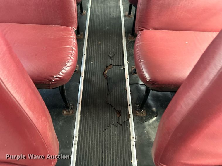 image for item EG1224 1999 International  3800 school bus