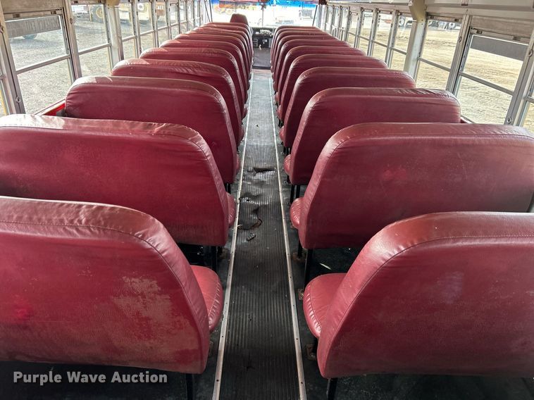 image for item EG1224 1999 International  3800 school bus