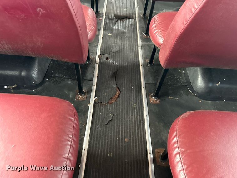 image for item EG1224 1999 International  3800 school bus