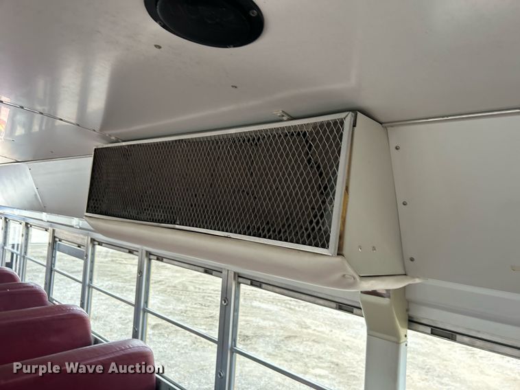 image for item EG1224 1999 International  3800 school bus