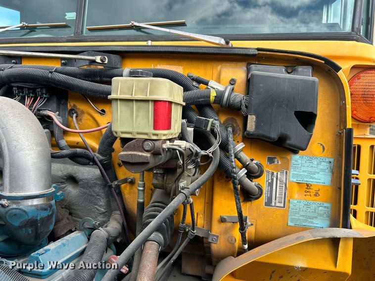 image for item EG1224 1999 International  3800 school bus