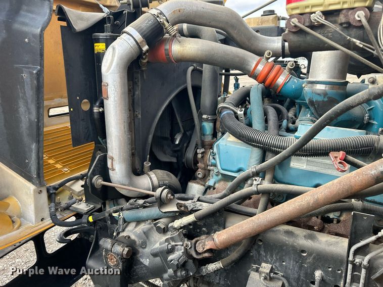 image for item EG1224 1999 International  3800 school bus