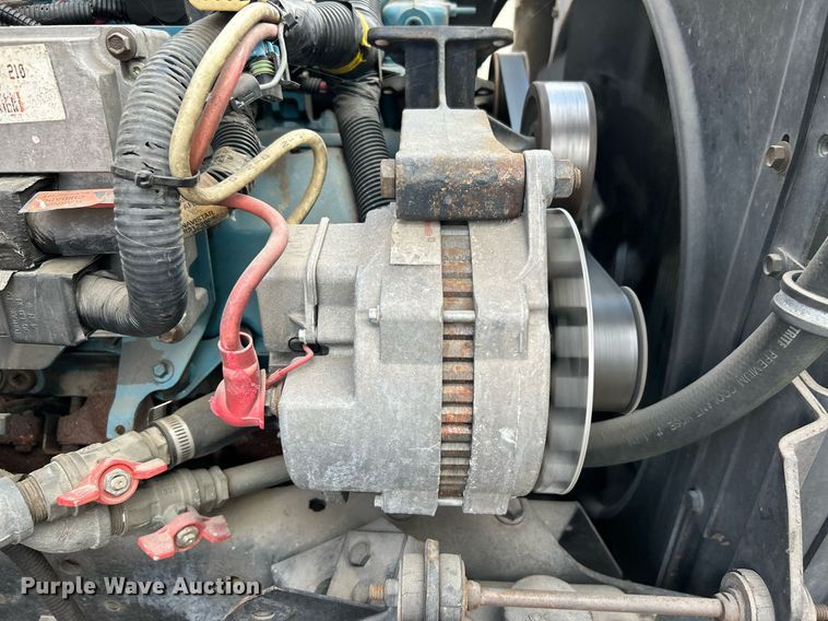 image for item EG1224 1999 International  3800 school bus