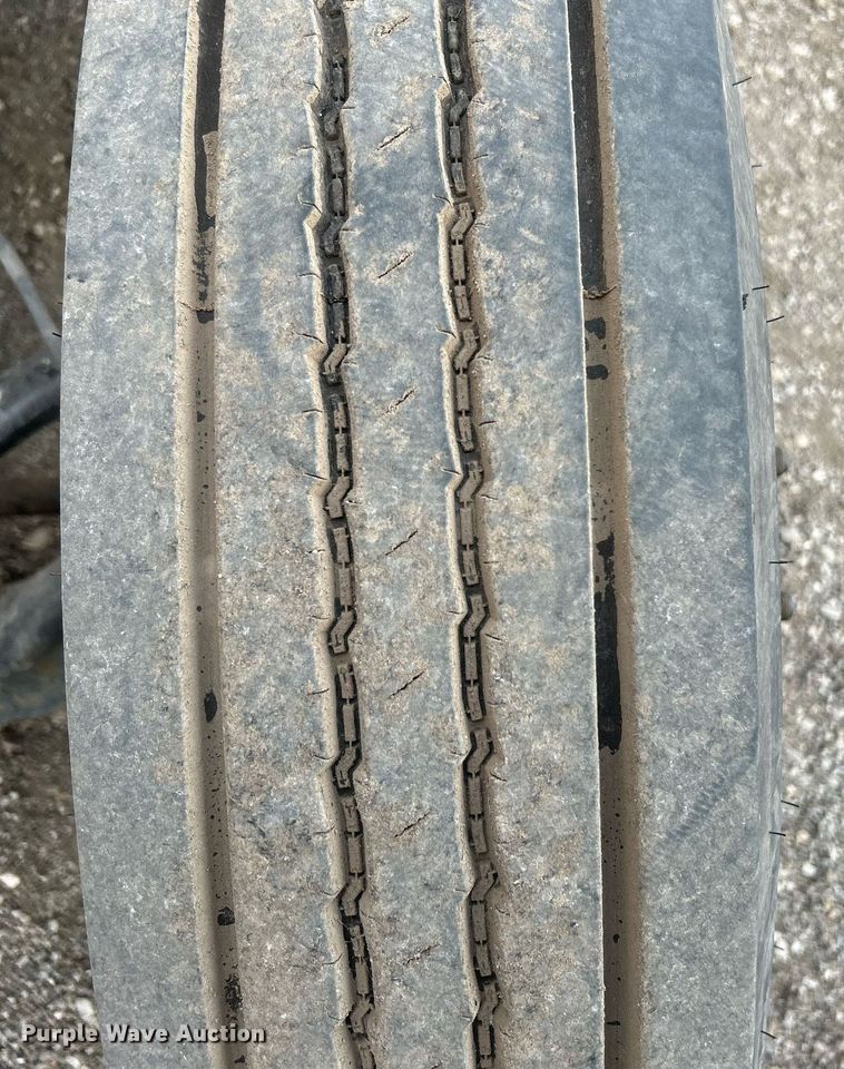 image for item EG1224 1999 International  3800 school bus