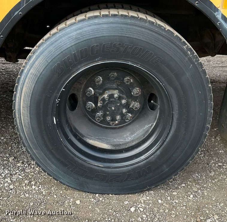 image for item EG1224 1999 International  3800 school bus