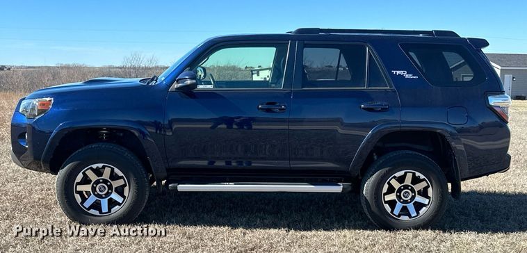 image for item EH3838 2019 Toyota  4Runner TRD Off Road SUV