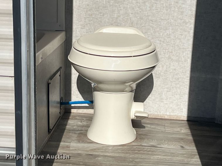 image for item EI0622 2018 Forest River Grey Wolf camper