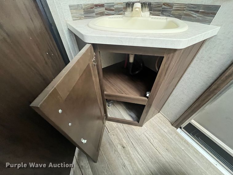 image for item EI0622 2018 Forest River Grey Wolf camper