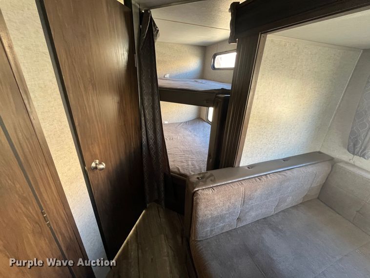 image for item EI0622 2018 Forest River Grey Wolf camper