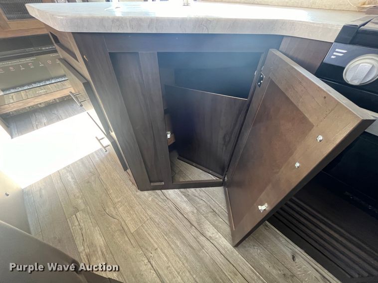 image for item EI0622 2018 Forest River Grey Wolf camper