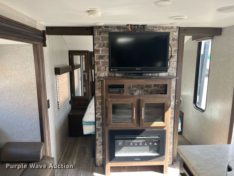 image for item EI0622 2018 Forest River Grey Wolf camper