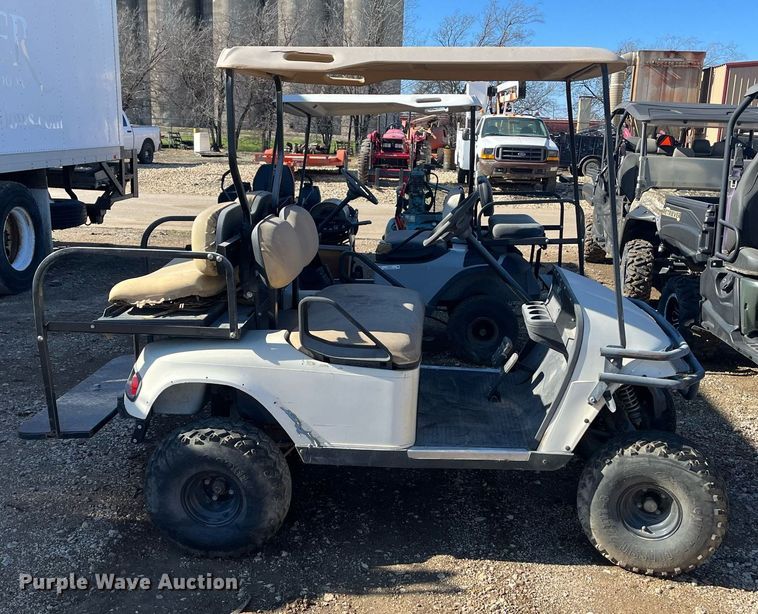 image for item EI0631 EZ-Go golf cart