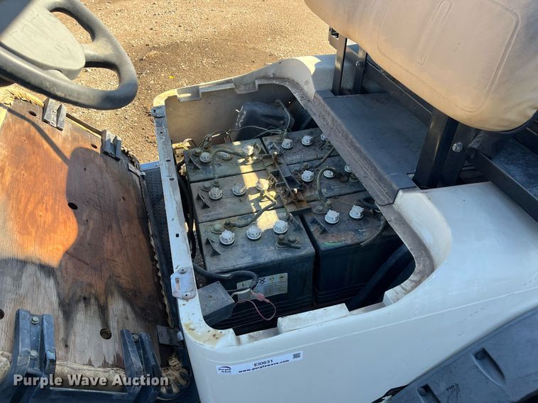 image for item EI0631 EZ-Go golf cart