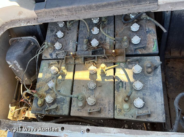 image for item EI0631 EZ-Go golf cart