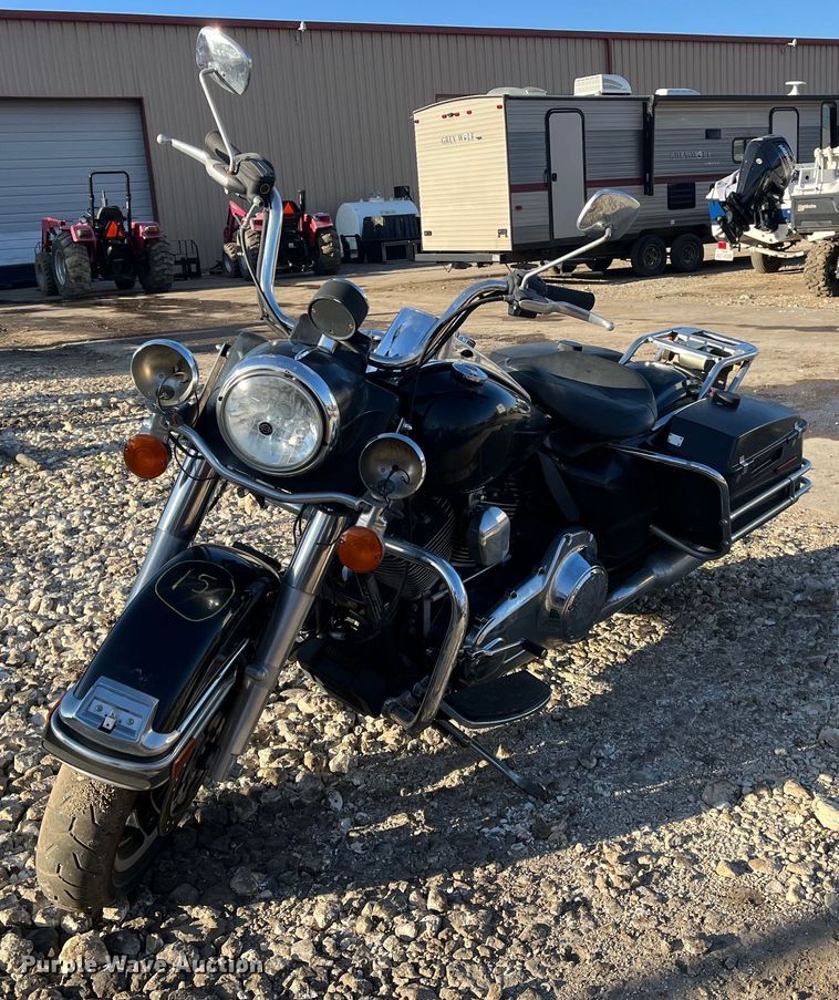 image for item EI0662 2011 Harley Davidson  Road King Police motorcycle