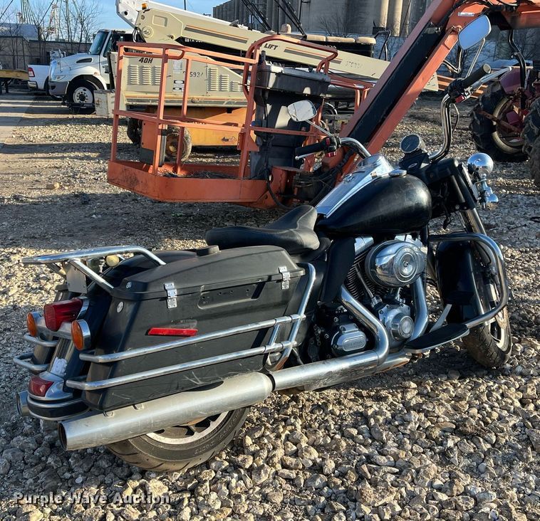 image for item EI0662 2011 Harley Davidson  Road King Police motorcycle