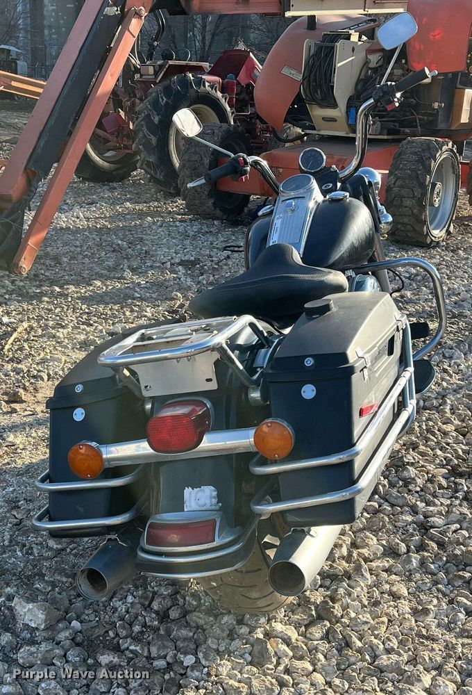 image for item EI0662 2011 Harley Davidson  Road King Police motorcycle