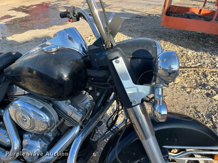 image for item EI0662 2011 Harley Davidson  Road King Police motorcycle