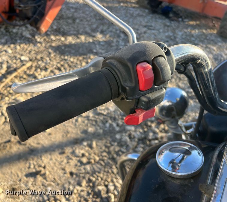 image for item EI0662 2011 Harley Davidson  Road King Police motorcycle