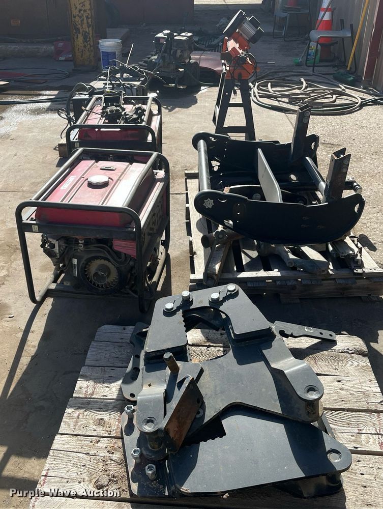 image for item EI0702 Tools