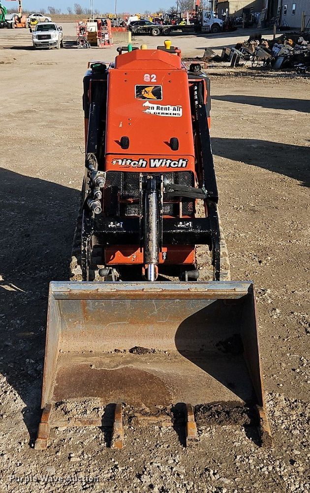 image for item EI3518 2019 Ditch Witch SK600 compact utility loader