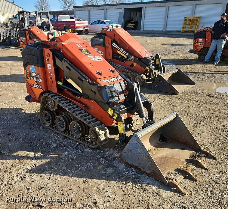 image for item EI3518 2019 Ditch Witch SK600 compact utility loader