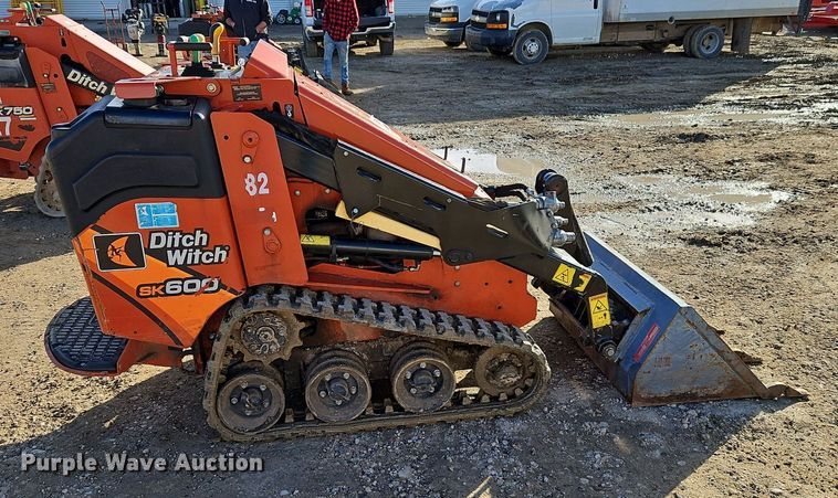 image for item EI3518 2019 Ditch Witch SK600 compact utility loader