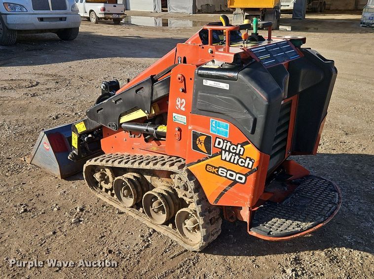 image for item EI3518 2019 Ditch Witch SK600 compact utility loader