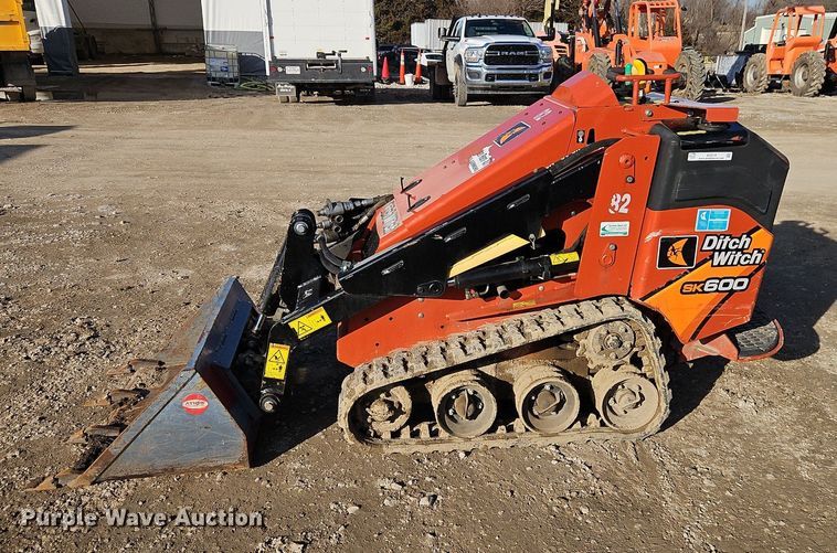 image for item EI3518 2019 Ditch Witch SK600 compact utility loader