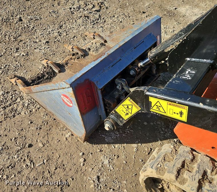 image for item EI3518 2019 Ditch Witch SK600 compact utility loader