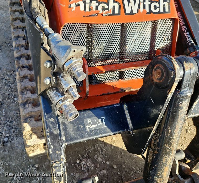 image for item EI3518 2019 Ditch Witch SK600 compact utility loader