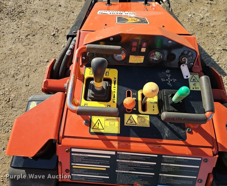 image for item EI3518 2019 Ditch Witch SK600 compact utility loader