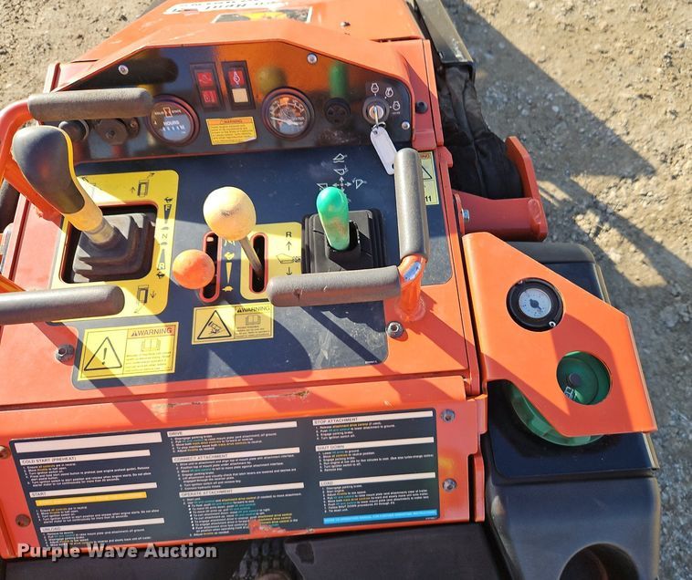 image for item EI3518 2019 Ditch Witch SK600 compact utility loader