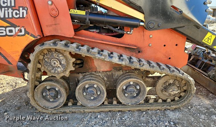 image for item EI3518 2019 Ditch Witch SK600 compact utility loader