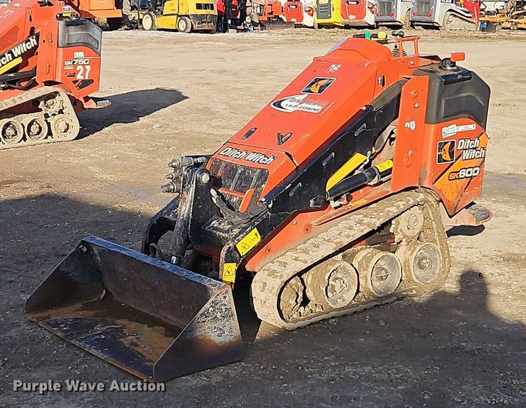 image for item EI3520 2021 Ditch Witch  SK600 compact utility loader