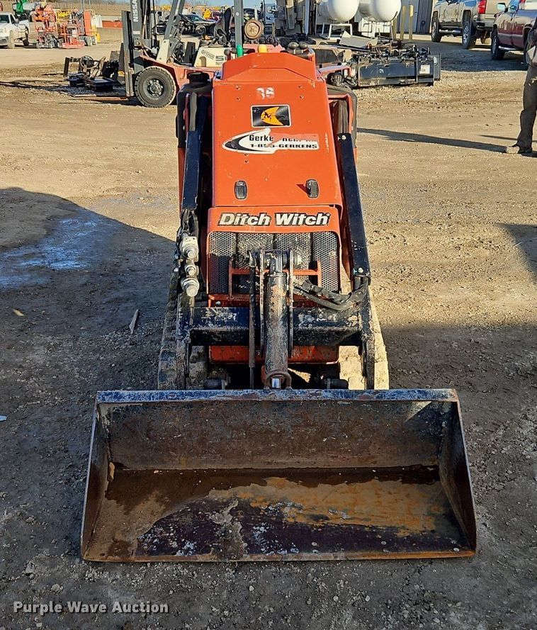 image for item EI3520 2021 Ditch Witch  SK600 compact utility loader