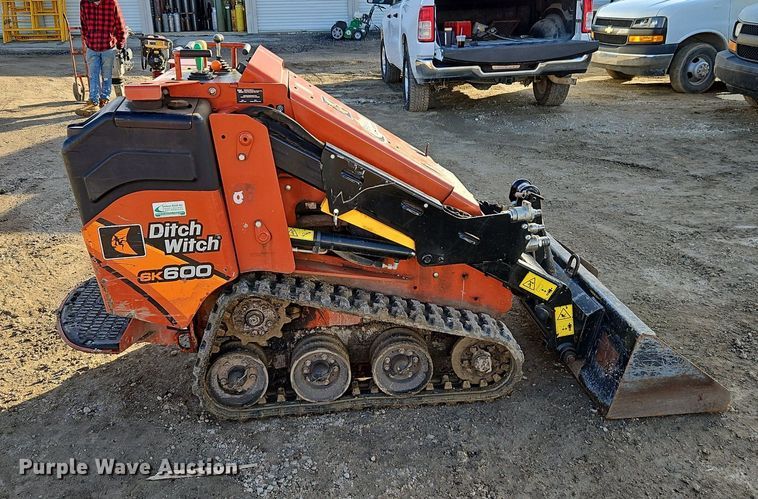 image for item EI3520 2021 Ditch Witch  SK600 compact utility loader
