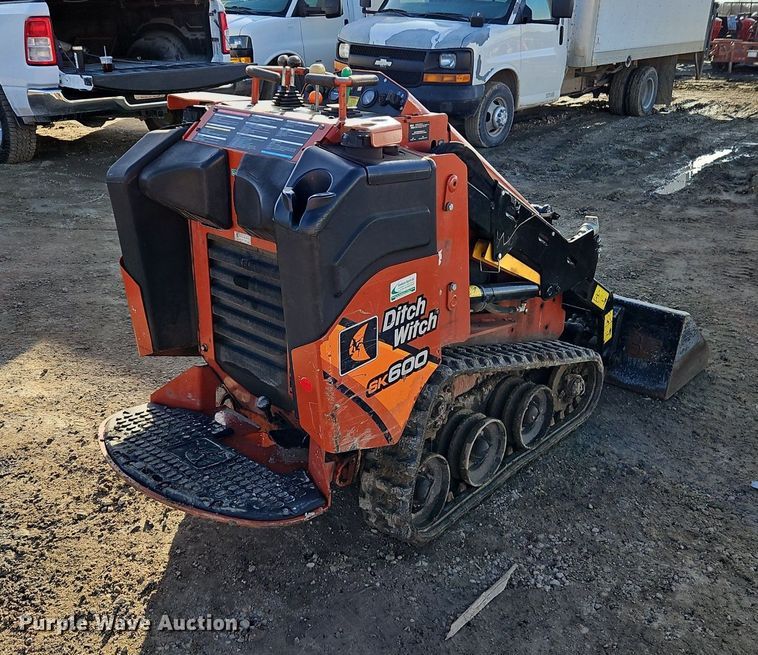 image for item EI3520 2021 Ditch Witch  SK600 compact utility loader