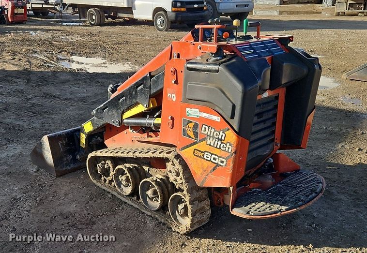 image for item EI3520 2021 Ditch Witch  SK600 compact utility loader