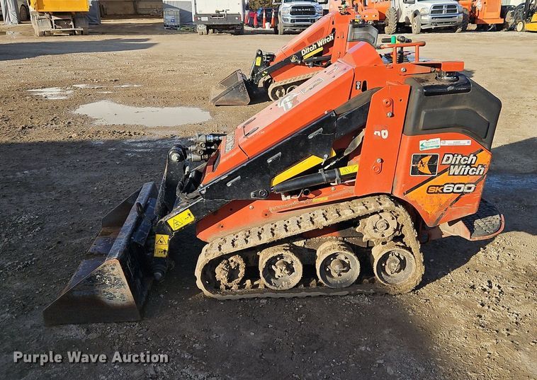 image for item EI3520 2021 Ditch Witch  SK600 compact utility loader