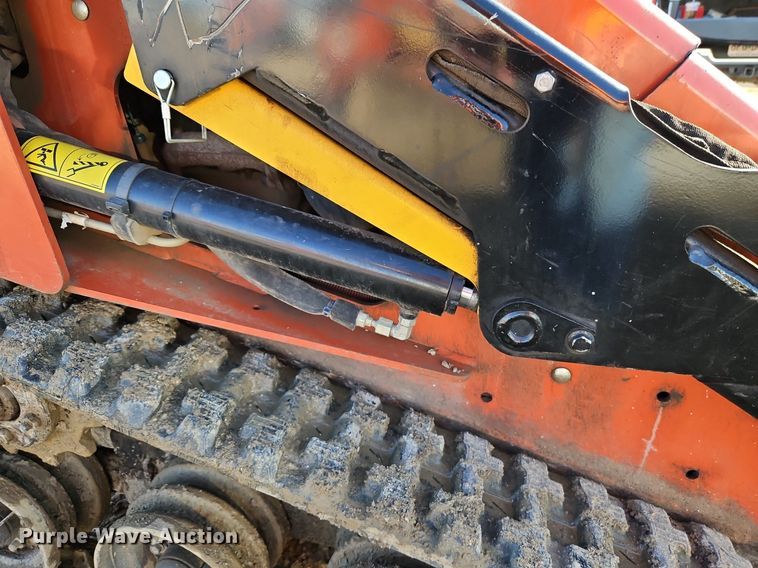 image for item EI3520 2021 Ditch Witch  SK600 compact utility loader